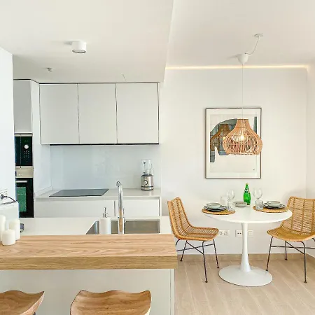 Amazing Sea Views - The Wave, Brand New Appartement